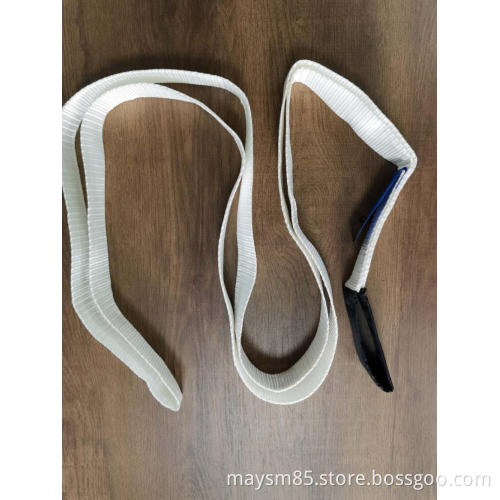 Lifing sling with one reinforced eye